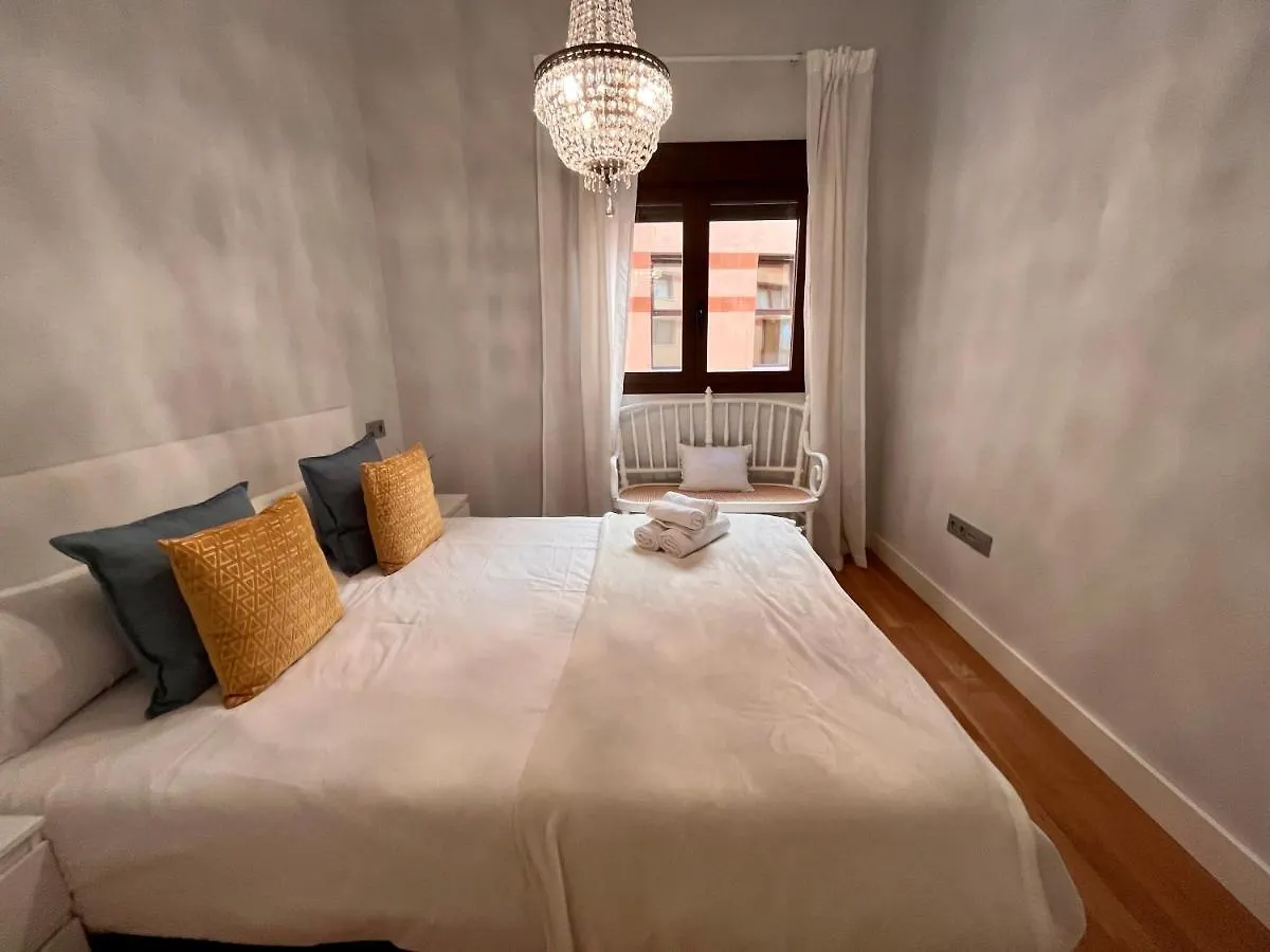 Homely Malaga Sebastian Souviron Biznaga Deluxe 0*,  Spain